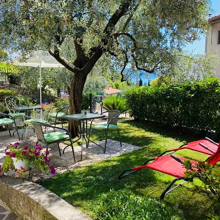 L'angolino Bed and Breakfast *